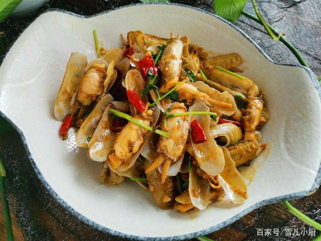 這個海鮮被稱作“小人仙”，肉質肥美，用這個方法做，一盤不夠吃